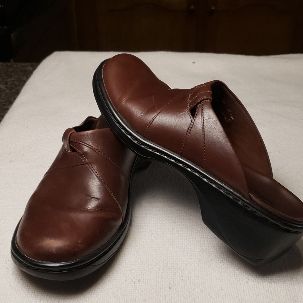 Women Clarks shoes